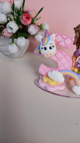 Topo de Bolo Unicórnio Personalizado em Biscuit