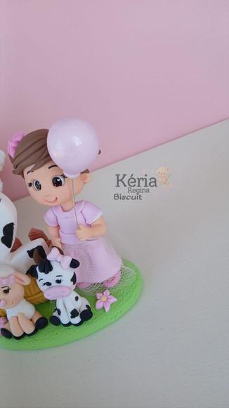 Topo Fazendinha Rosa em Biscuit