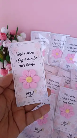 Lembrancinhas Imã Flor em Biscuit com Card