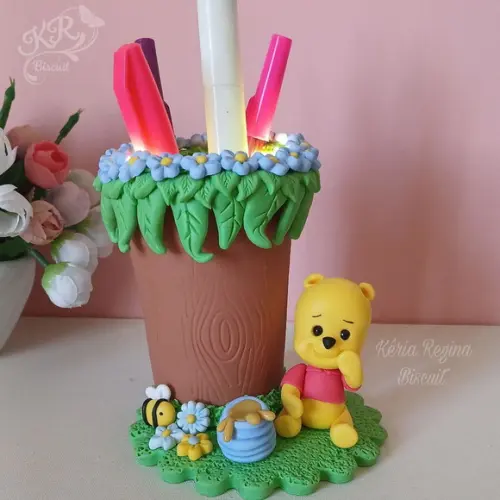 Porta Canetas Ursinho Pooh em Biscuit