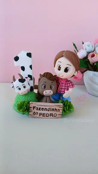 Topo de Bolo Personalizado Fazendinha em Biscuit
