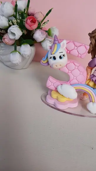 Topo de Bolo Unicórnio Personalizado em Biscuit