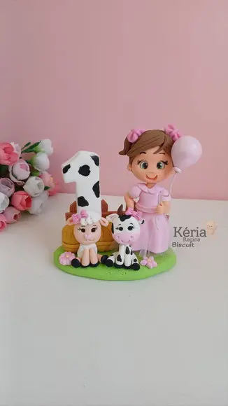 Topo Personalizado Fazendinha Rosa em Biscuit