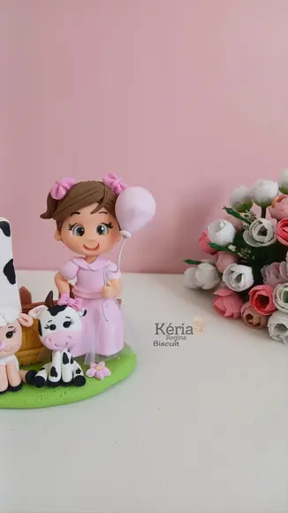 Topo Personalizado Fazendinha Rosa em Biscuit