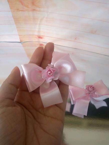 Laços de cetim prontos com rosa em papel