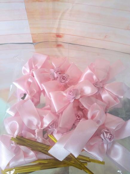 Laços de cetim prontos com rosa em papel
