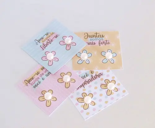 Card com brinco de perola dia da mulher
