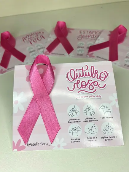 Card com Laço Campanha Outubro Rosa com Alfinete