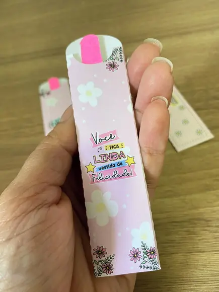 Case com Mini Lixa de Unha. Mimo Cliente Dia das Mulheres