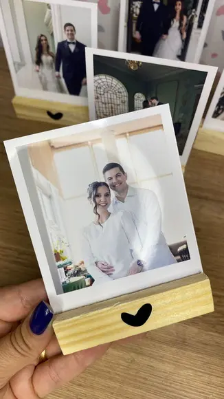 Polaroid com Base de Pinus
