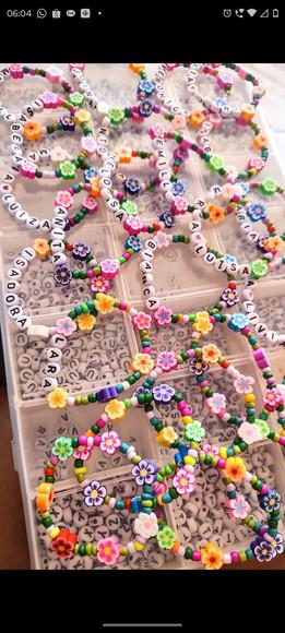 35 Lembrancinha de Aniversário- Pulseira Florzinhas com Nome