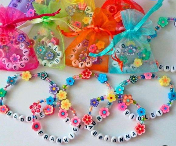 35 Lembrancinha de Aniversário- Pulseira Florzinhas com Nome