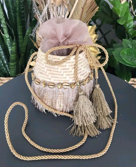 Bolsa de Palha Redonda com Franja Tassel e Búzios