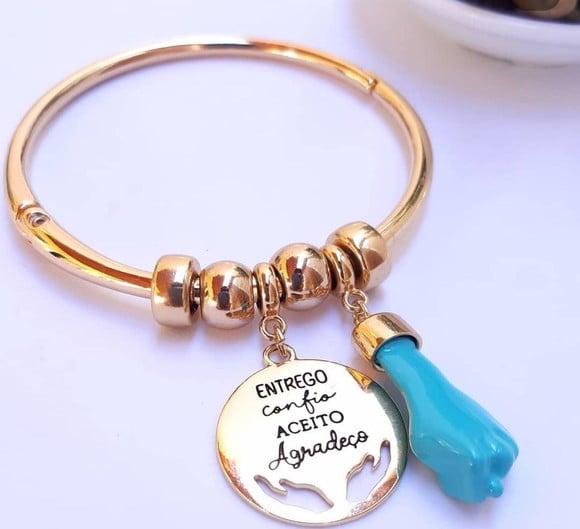 Bracelete Berloques com Pingente Religioso e Figa Turquesa