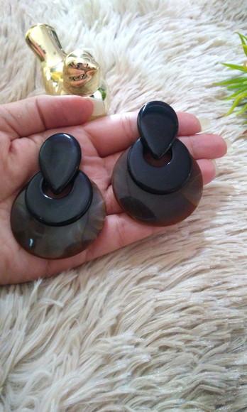 Brinco de Resina Tartaruga com Preto