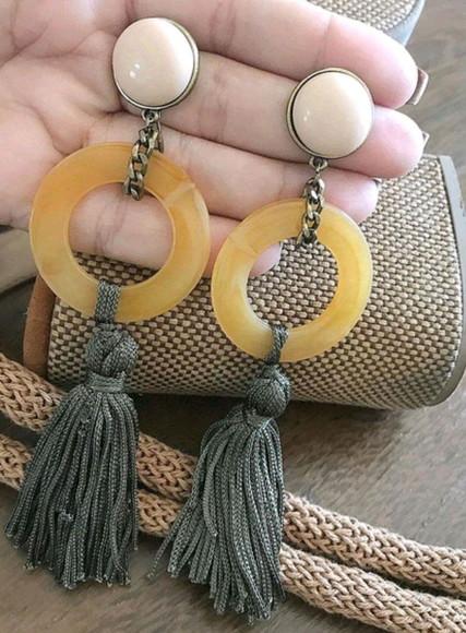 Brinco de Resina, Metal e Franja
