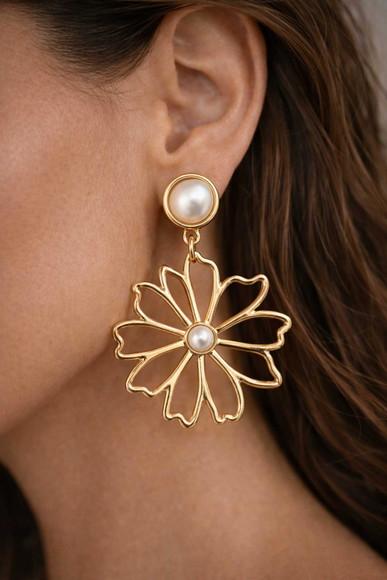Brinco Feminino Design Floral Dourado Pérola | Sofisticado