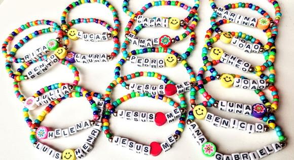 Lembrancinha de Aniversário - Pulseiras Coloridas com Nome