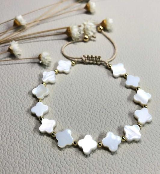 Pulseira Trevos de Madreperola Intercaladas com Hematita