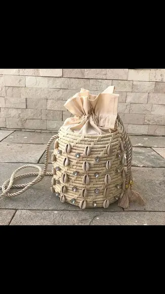 Bolsa de Palha Saco Com Búzios e Strass Deluxe
