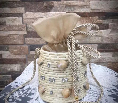 Bolsa de Palha Saco Com Conchas e Strass Deluxe