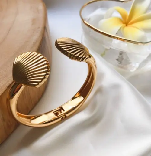 Bracelete Conchas Douradas