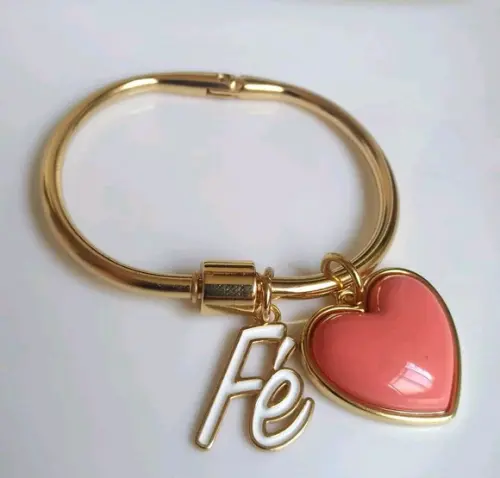Bracelete Modelo Rosca Banhado - Pingente Coração + Fé