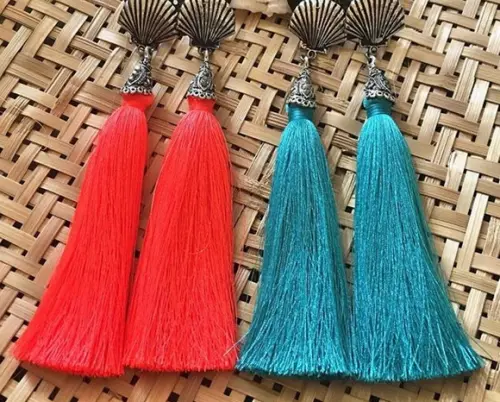 Brinco de Concha com franja tassel