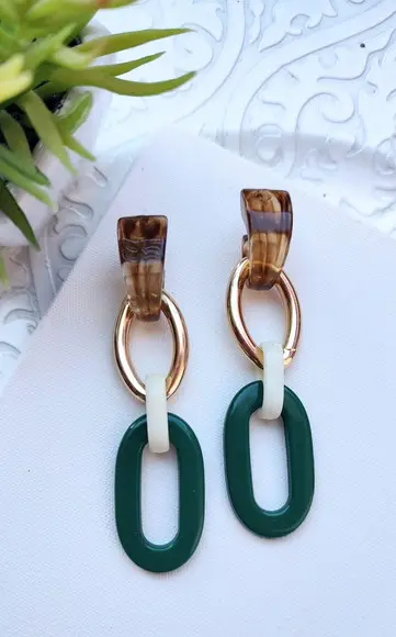 Brinco De Resina Com Metal - Essencial
