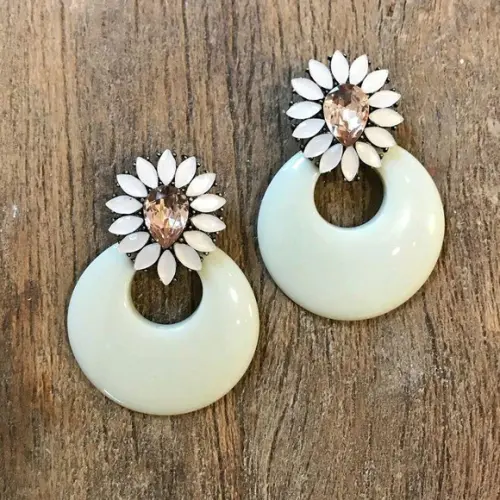 Brinco de Resina Flower Navetes