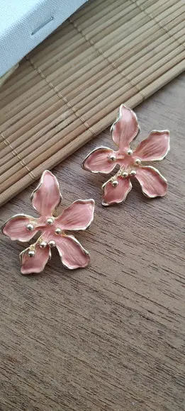 Brinco Esmaltado Flora