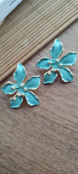 Brinco Esmaltado Flora