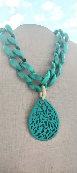 Colar De Elos Off White E Turquesa Com Gota Arabesco