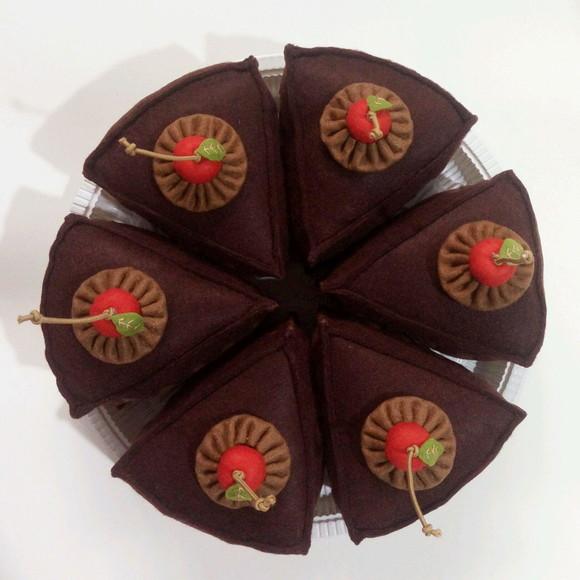 Bolo de Chocolate em Feltro