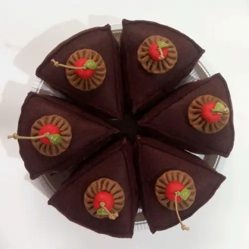 Bolo de Chocolate em Feltro