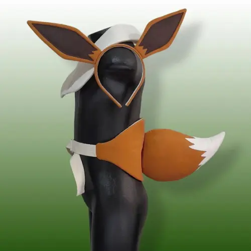 Fantasia Eevee Pokémon em Feltro
