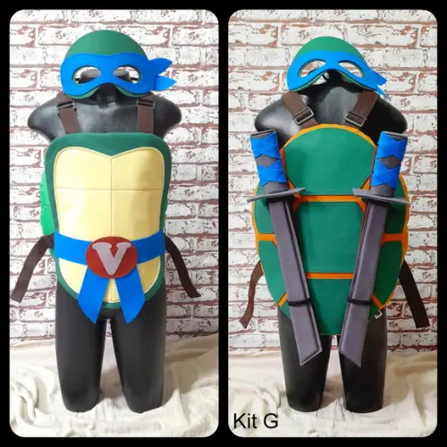 Kit Casco Tartaruga Ninja Leonardo com 2 Espadas/infantil