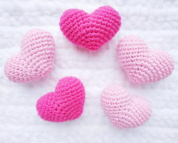 Corações Amigurumi/crochê para Lembrancinha e Móbile