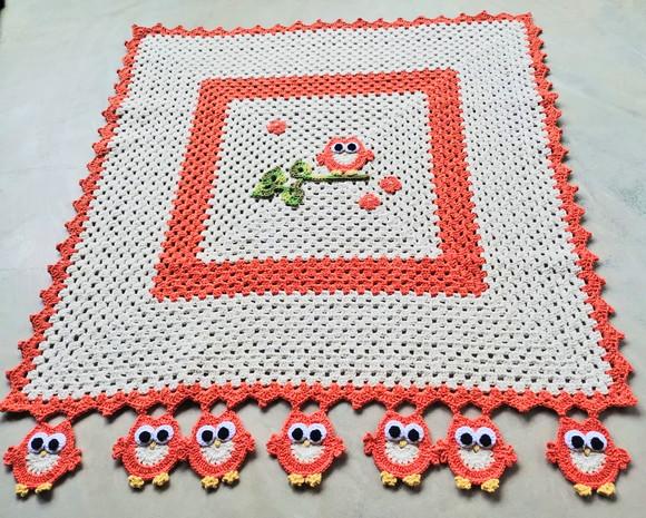 Kit Capas Crochê Fogão Botijão e Toalha de Mesa Quadrada