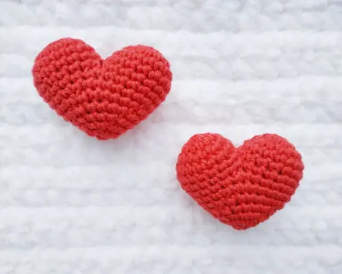 Corações Amigurumi/crochê para Lembrancinha e Chaveiro
