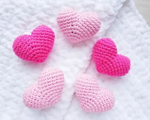 Corações Amigurumi/crochê para Lembrancinha e Móbile