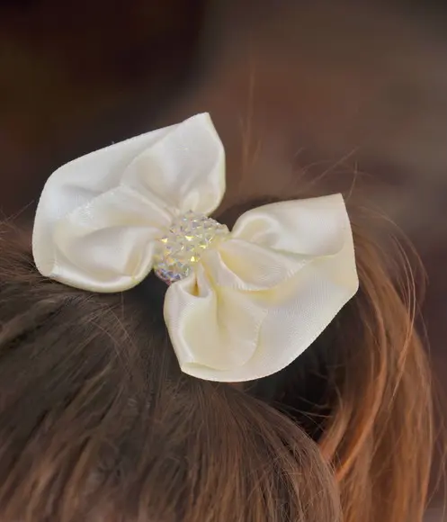 Laço Luxo c Cristais Cor Off White