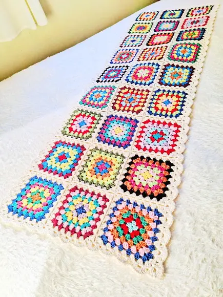 Peseira de Cama em Crochê Colorida
