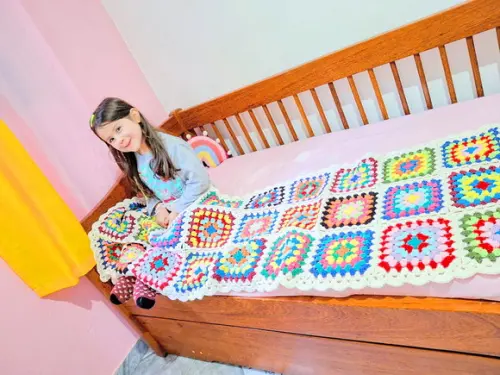 Peseira de Cama em Crochê Colorida