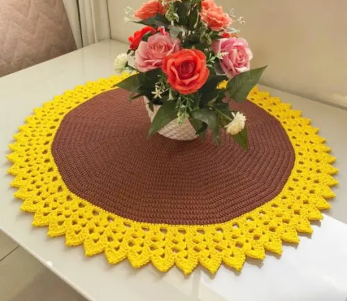 Toalha de Crochê Redonda Girassol -centro de Mesa 70 cm