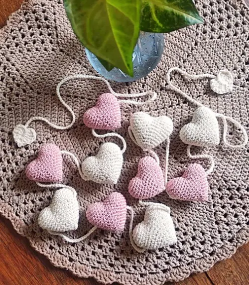 Varal de Corações Amigurumi/crochê para Berço e Parede