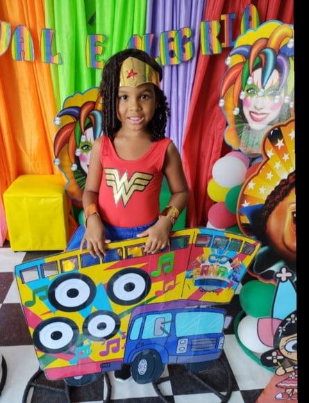 Fantasia Mulher Maravilha Infantil com Acessórios