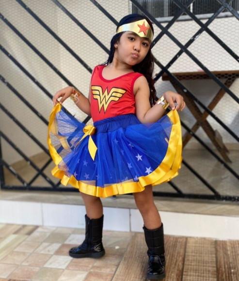 Fantasia Mulher Maravilha Infantil com Acessórios