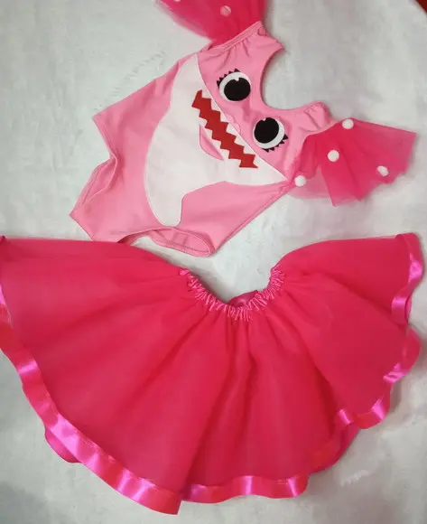 fantasia Baby Shark rosa completo