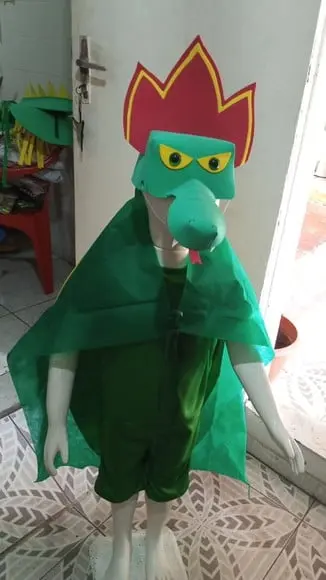 Fantasia Boitatá com Capa Folclore